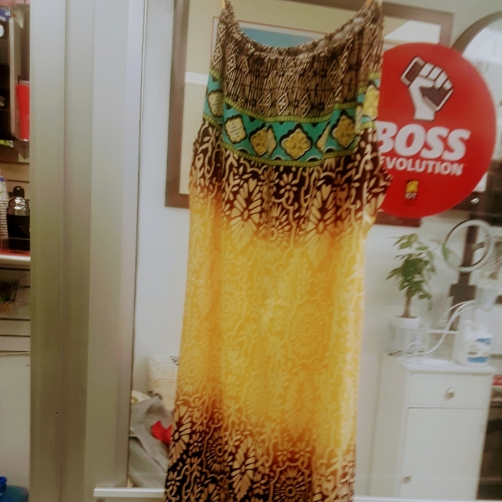 Beautiful size medium summer dress.
